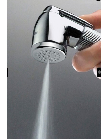 BOSSINI DUSCHBRAUSE ZUR WC-REINIGUNG MIT SCHLUSSTASTER