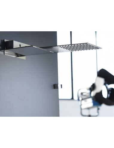 SOFFIONE DOPPIO A MURO OTTONE CON CASCATA