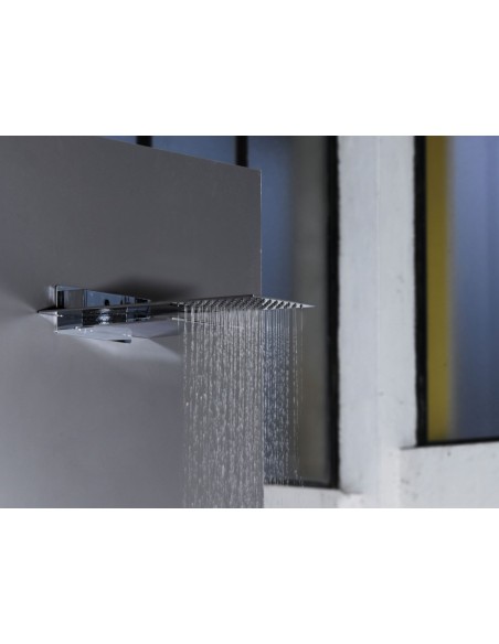 DOPPELTE WANDBRAUSE AUS MESSING MIT WASSERFALL